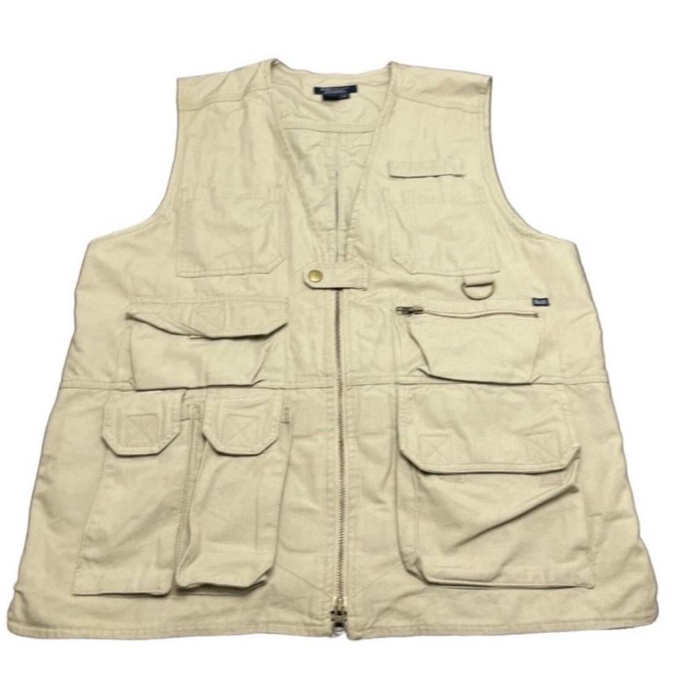 Excellent Preowned Condition 5.11 Tactical Vest Size Large. Quality built.
